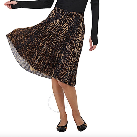 BURBERRY Pleated Midi Skirt With Leopard Print Motif In Black - Picture 1 of 16